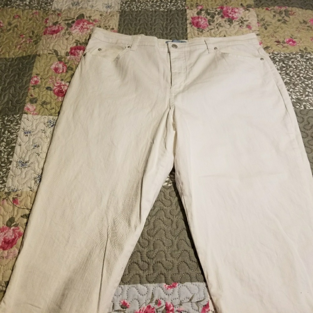 Kim Rogers White Capris